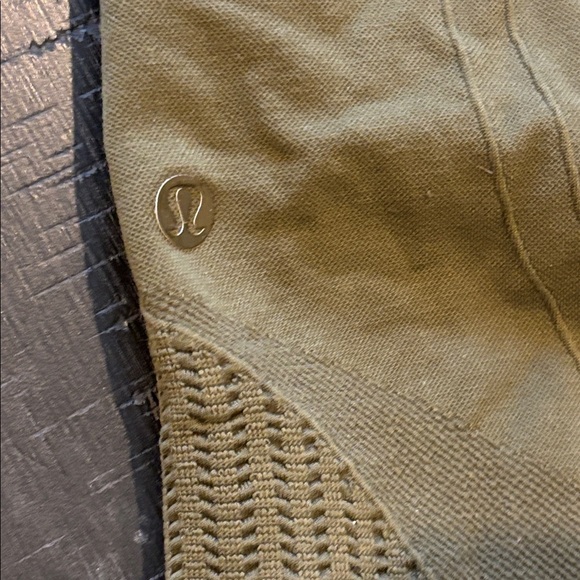 Lululemon Athletic Casual Women’s Cropped Green Leggings Large - Picture 4 of 8